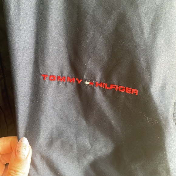 TOMMY HILFIGER || Vintage 90’s Inspired Windbreaker - Picture 2 of 8